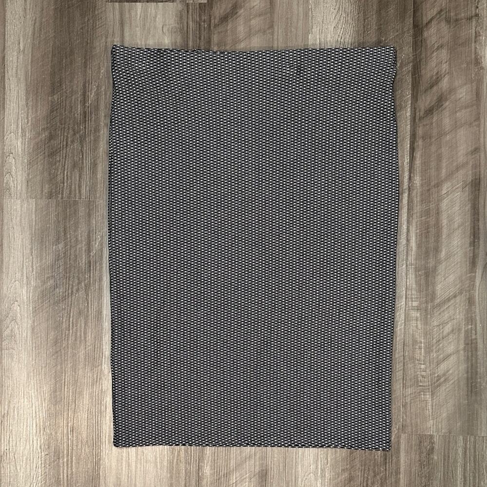LOFT Black and White Pull On Pencil Skirt - XL